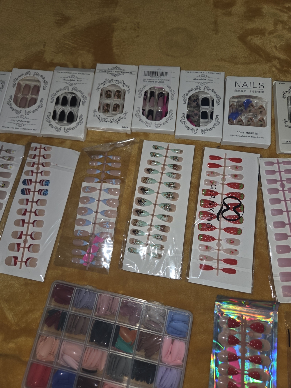 Assorted Press-On Nail Set - Multi-Color - Picture 3 of 6